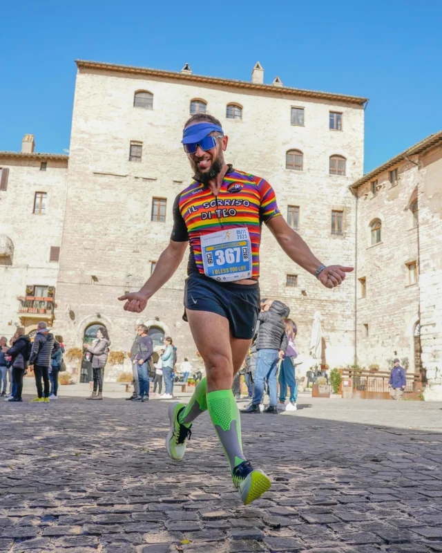 ✨ 𝗣𝗿𝗼𝗻𝘁𝗶 𝗽𝗲𝗿 𝘂𝗻 𝘄𝗲𝗲𝗸𝗲𝗻𝗱 𝗱𝗶 𝗴𝗮𝗿𝗲? ✨Amici runners, cosa prevede il vostro weekend? Gara o allenamento? Una 10K veloce o un bel lungo per aggiungere chilometri alle gambe? Raccontateci i vostri piani...di corsa!Vi siete iscritti alla SFM25? QUI: www.sanfrancescomarathon.it